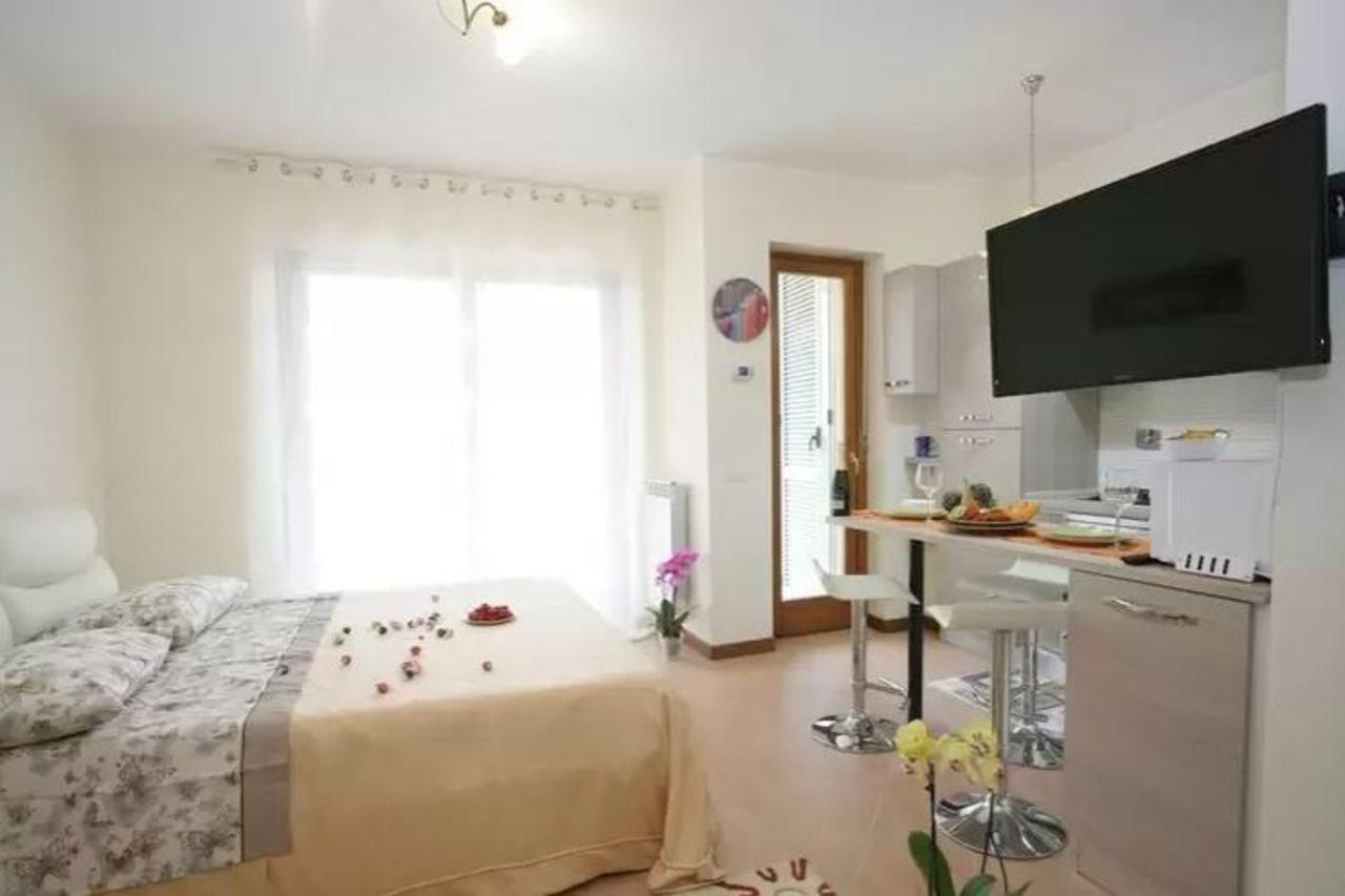 Suite Andrea Fiumicino Esterno foto